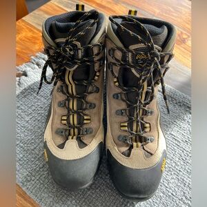 Men’s Asolo hiking boots size 11.5